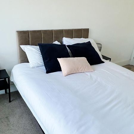Stunning Riverside View Apartment, Near Canary Wharf & O2 London Ngoại thất bức ảnh