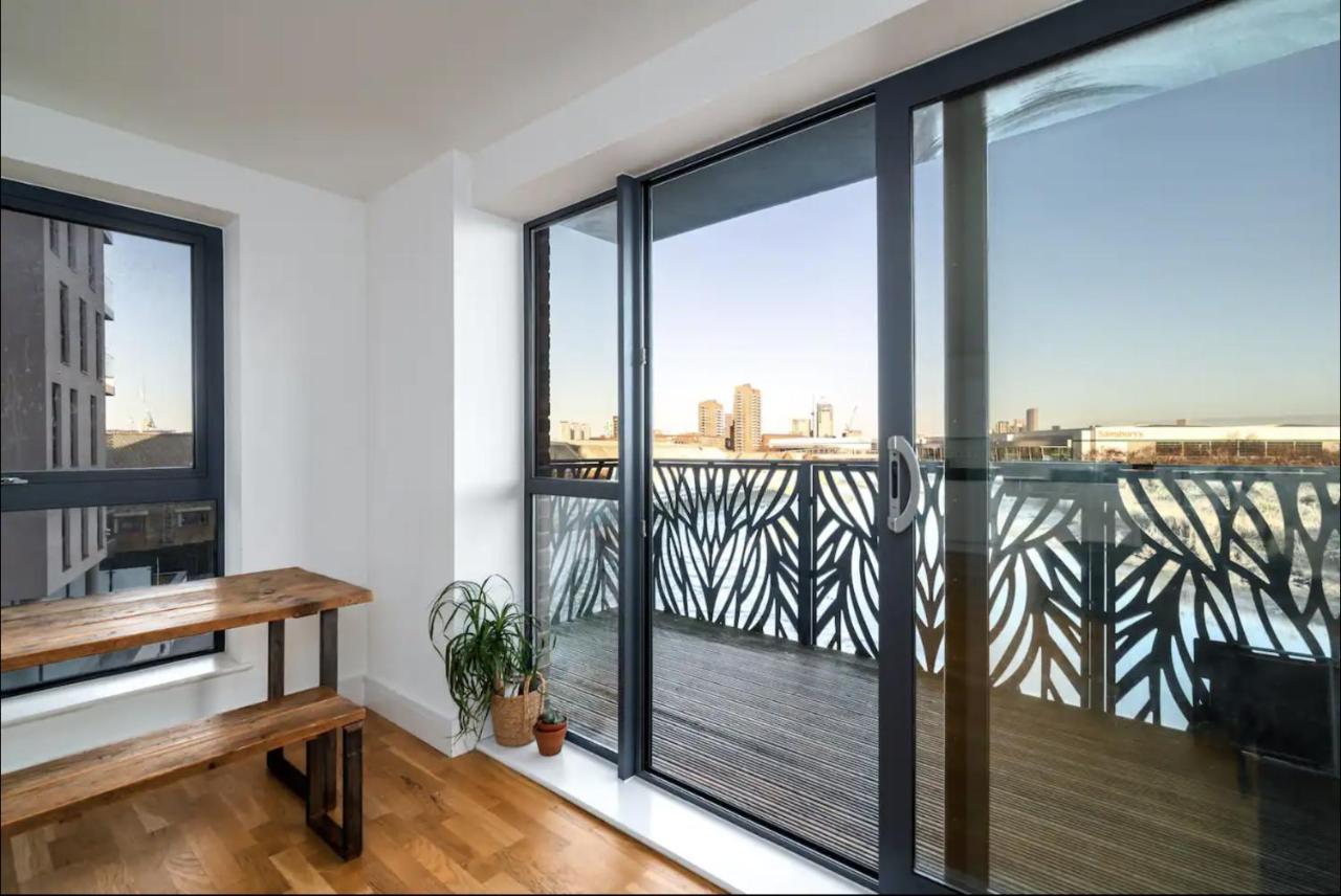 Stunning Riverside View Apartment, Near Canary Wharf & O2 London Ngoại thất bức ảnh