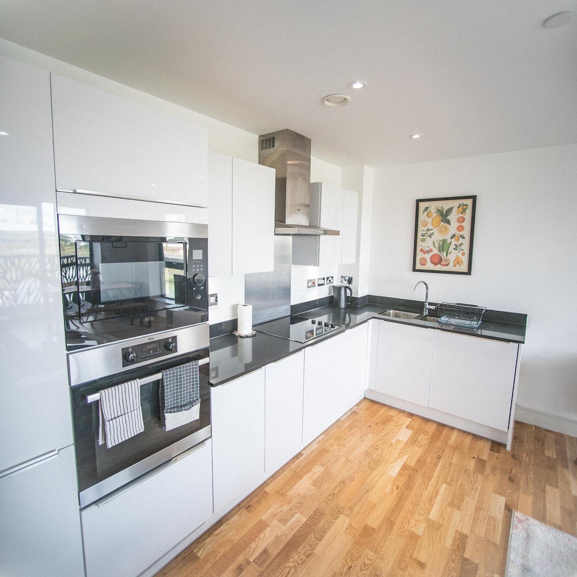 Stunning Riverside View Apartment, Near Canary Wharf & O2 London Ngoại thất bức ảnh