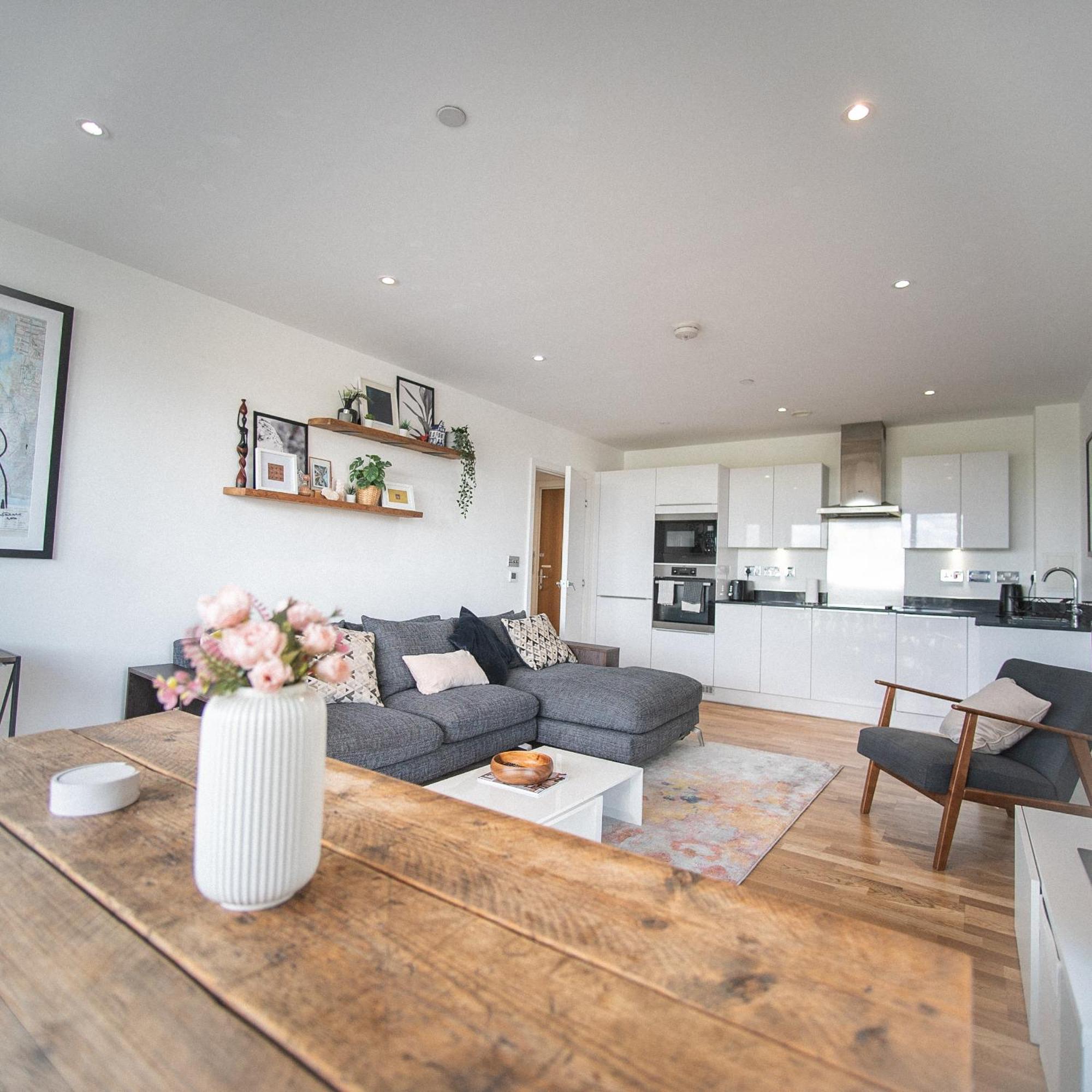 Stunning Riverside View Apartment, Near Canary Wharf & O2 London Ngoại thất bức ảnh