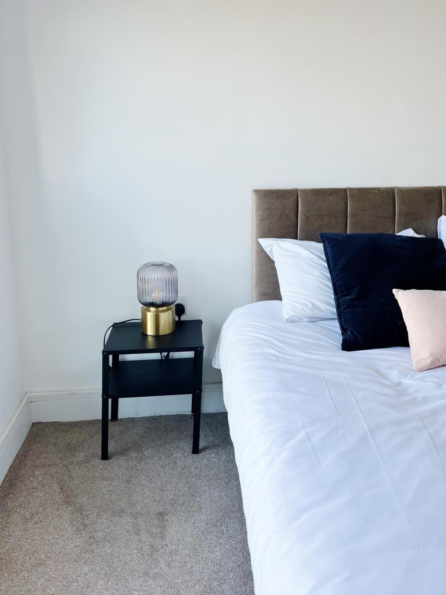 Stunning Riverside View Apartment, Near Canary Wharf & O2 London Ngoại thất bức ảnh