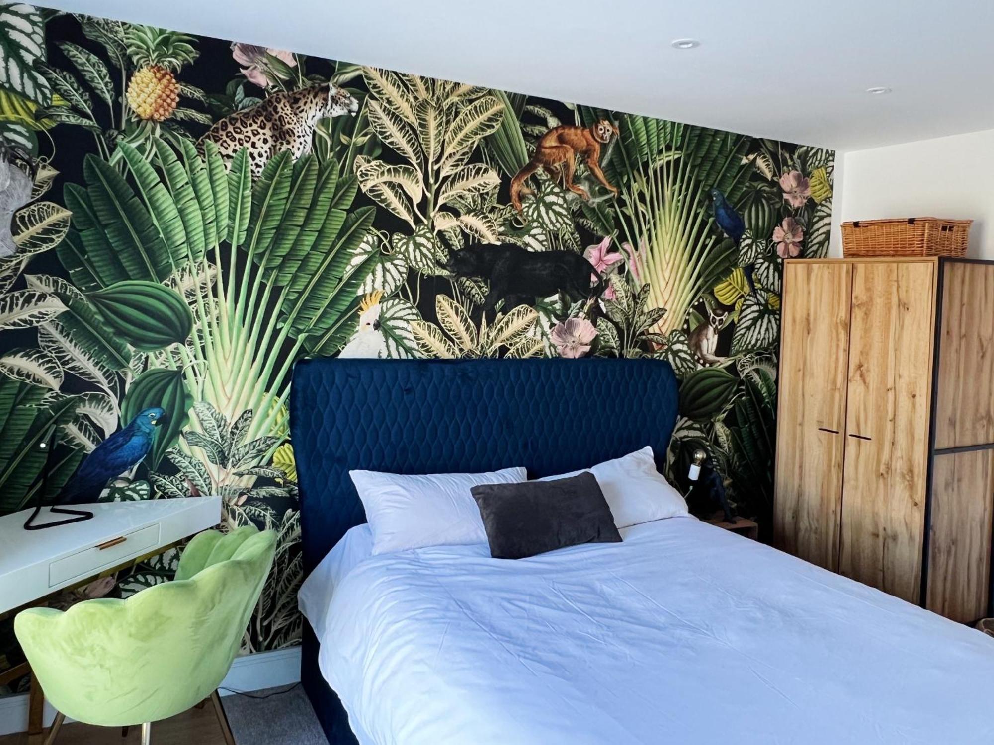 Stunning Riverside View Apartment, Near Canary Wharf & O2 London Ngoại thất bức ảnh